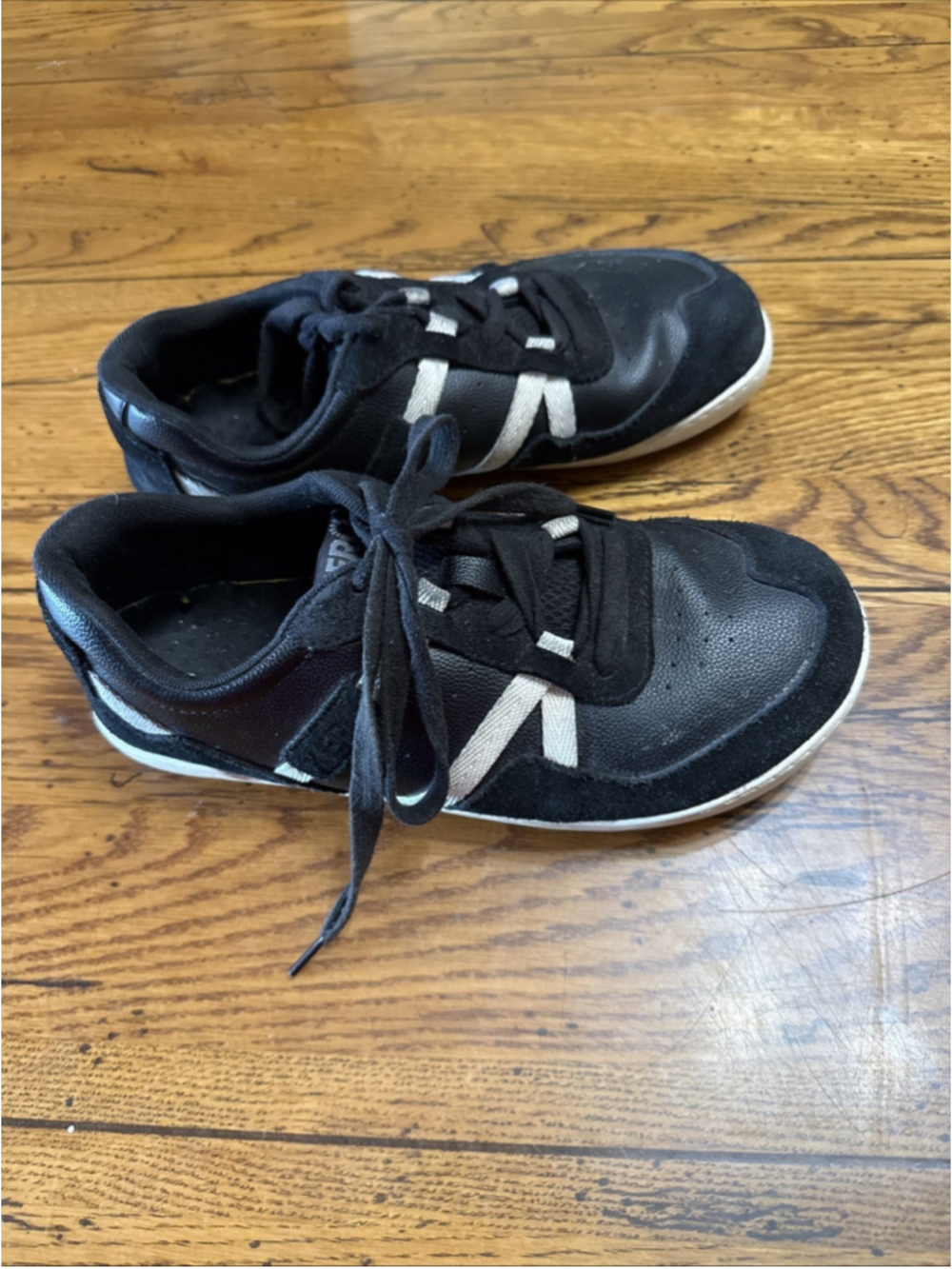 Xero Shoes Kelso Women's Sneakers Shoes Size 8 Black White